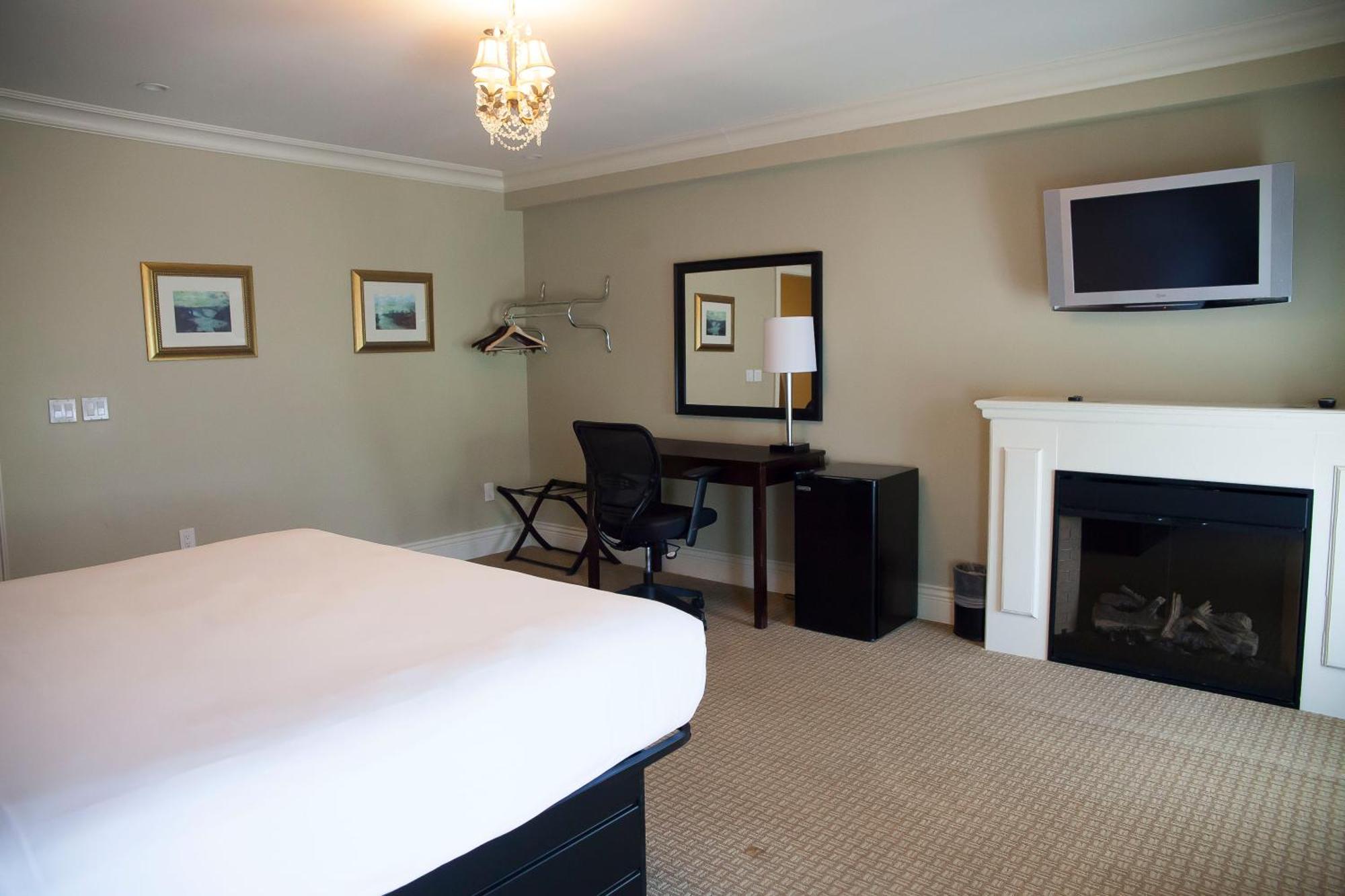 Riverview Suite