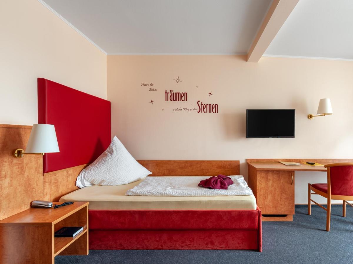 Standard Einzelzimmer mit Balkon
