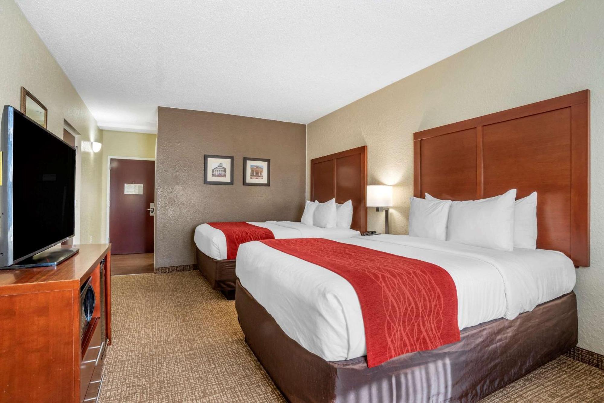 Queen Room with Two Queen Beds - Non-Smoking