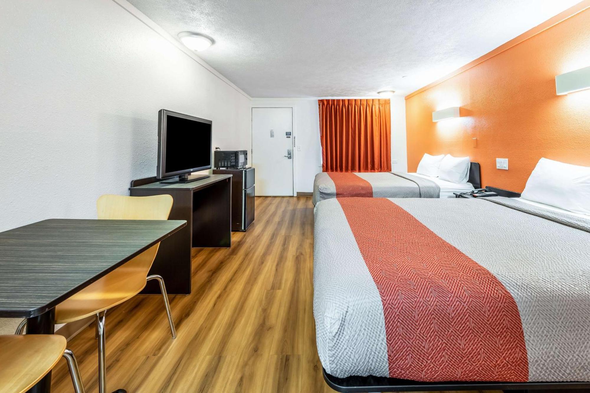 Quadruple Room - Non-Smoking