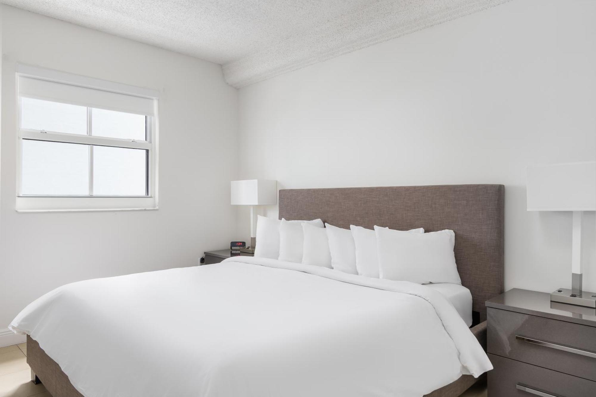 Standard Two-Bedroom Suite Balcony,1211664439:JPEG