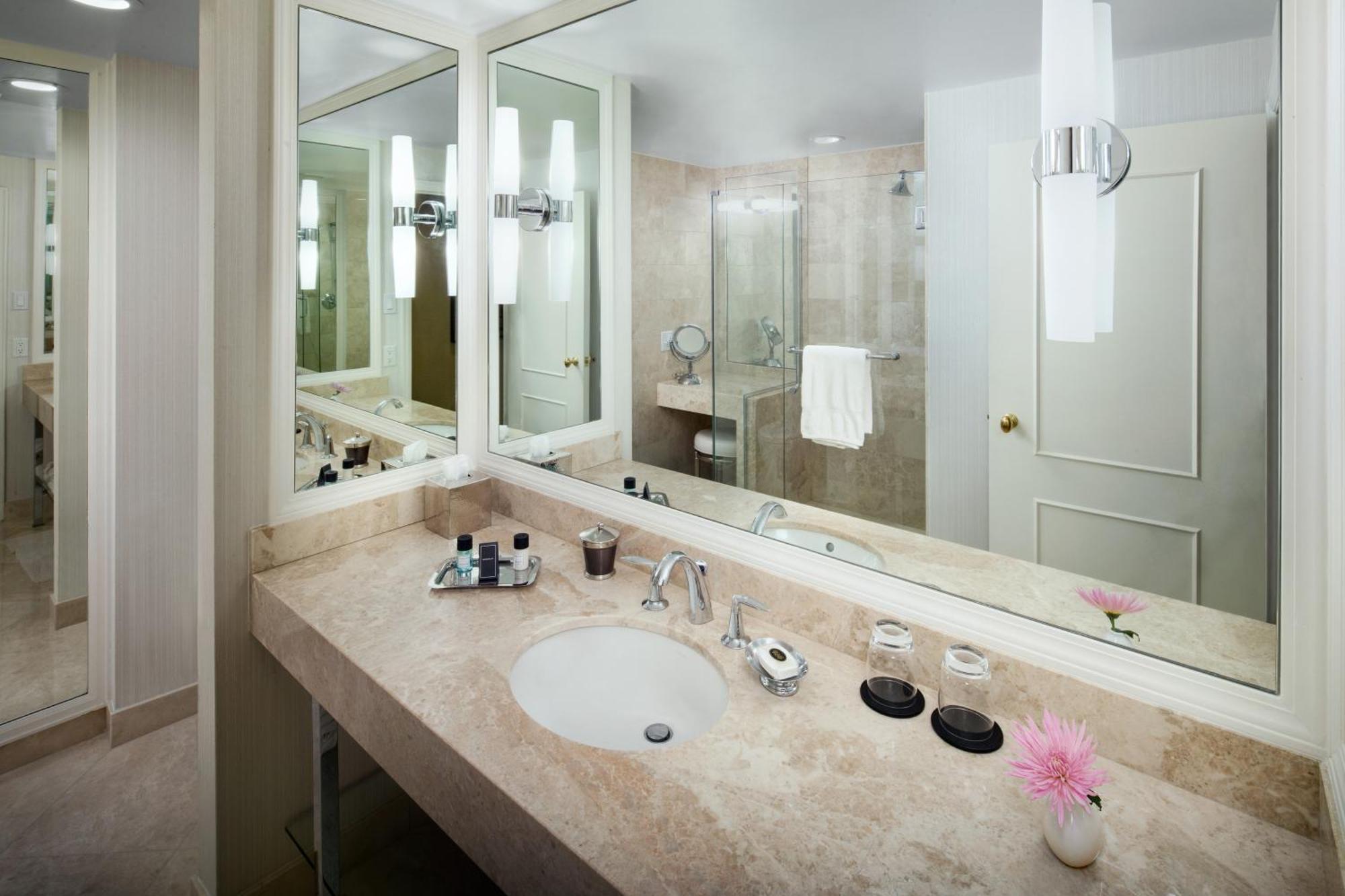 Luxury Room,1212085270:JPEG