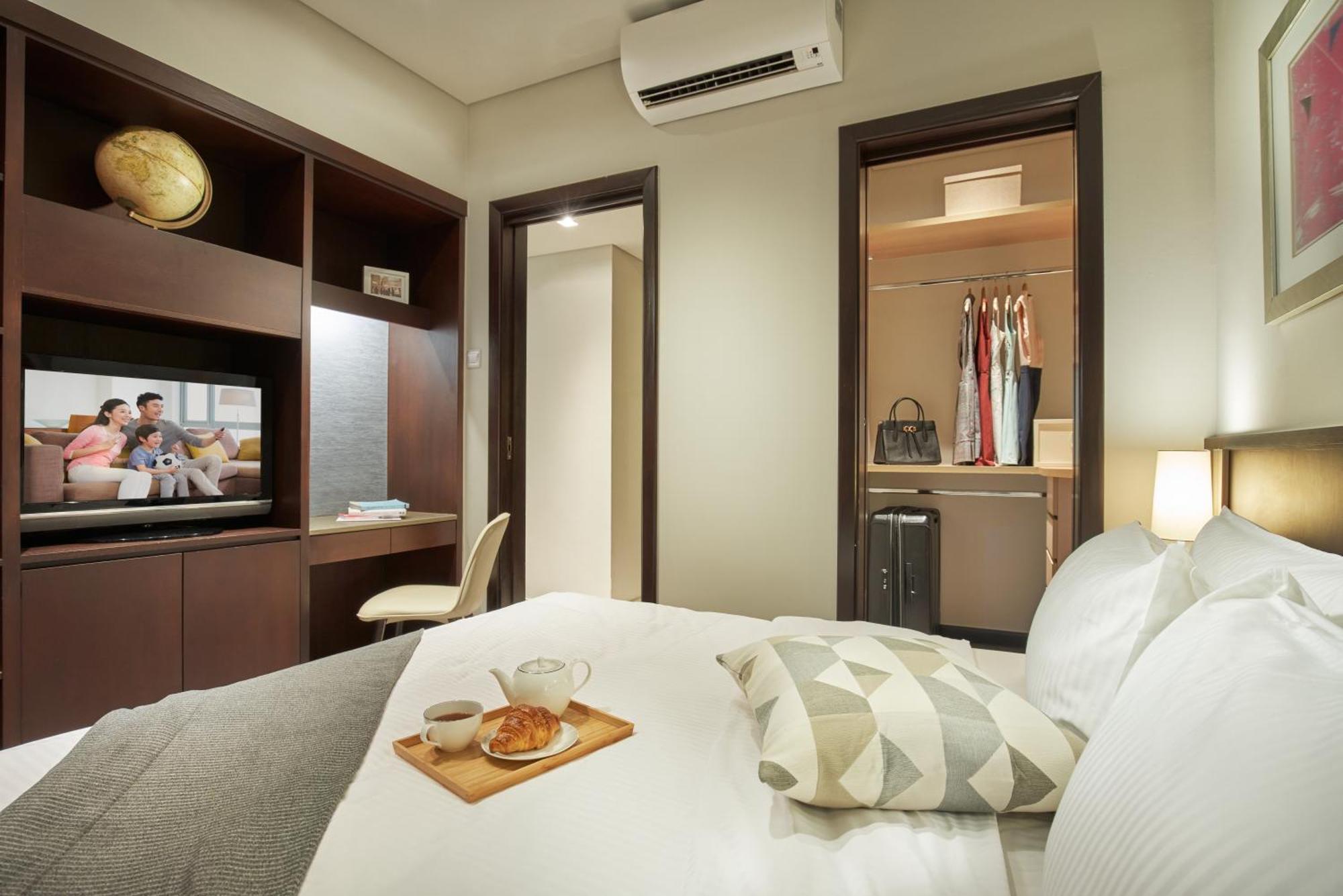 Deluxe One-Bedroom Apartment,1436122432:JPEG
