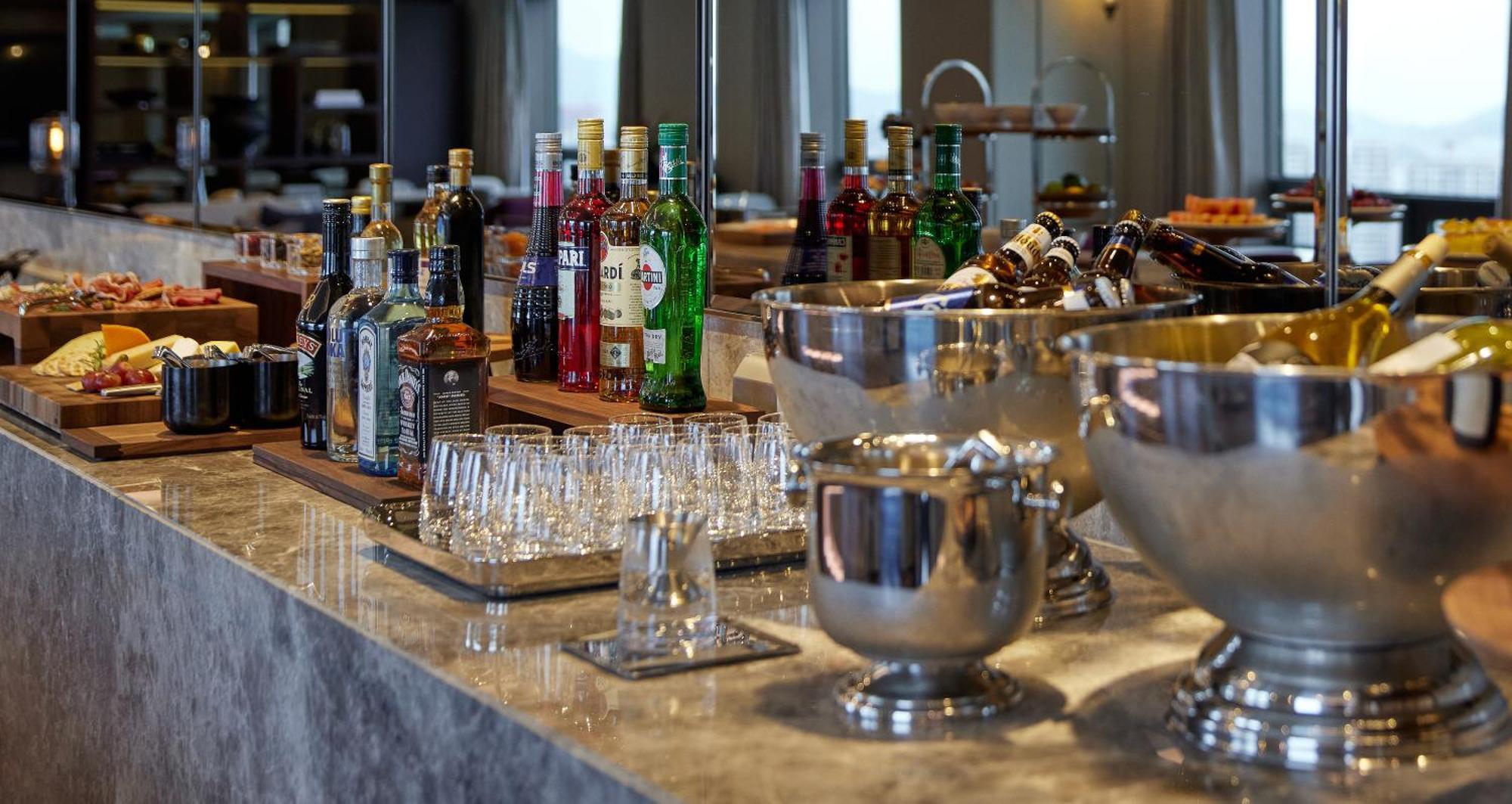 Club Junior Suite Double with Breakfast at Club Lounge