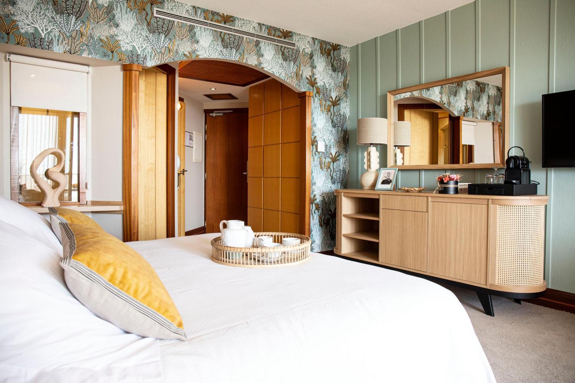 Deluxe Double or Twin Room with Sea view Complimentary Spa Access,1215222148:JPEG