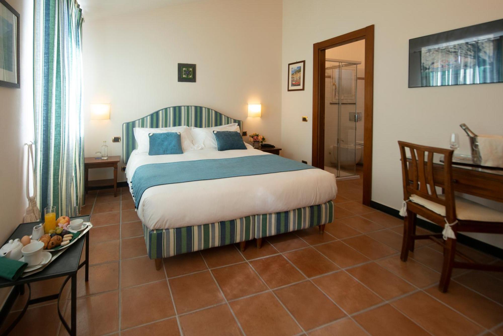 Deluxe Double Room with Sea View,1216091386:JPEG