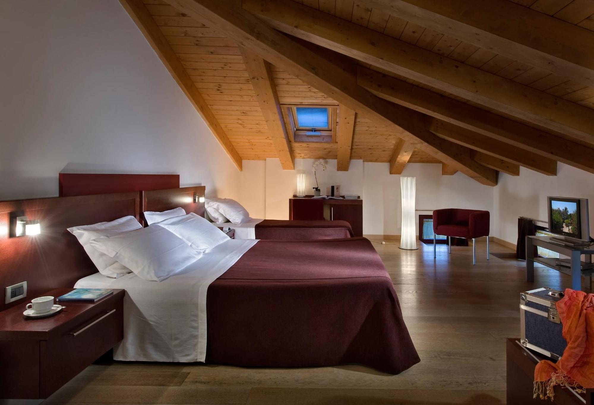 Quadruple Room,758405629:JPEG