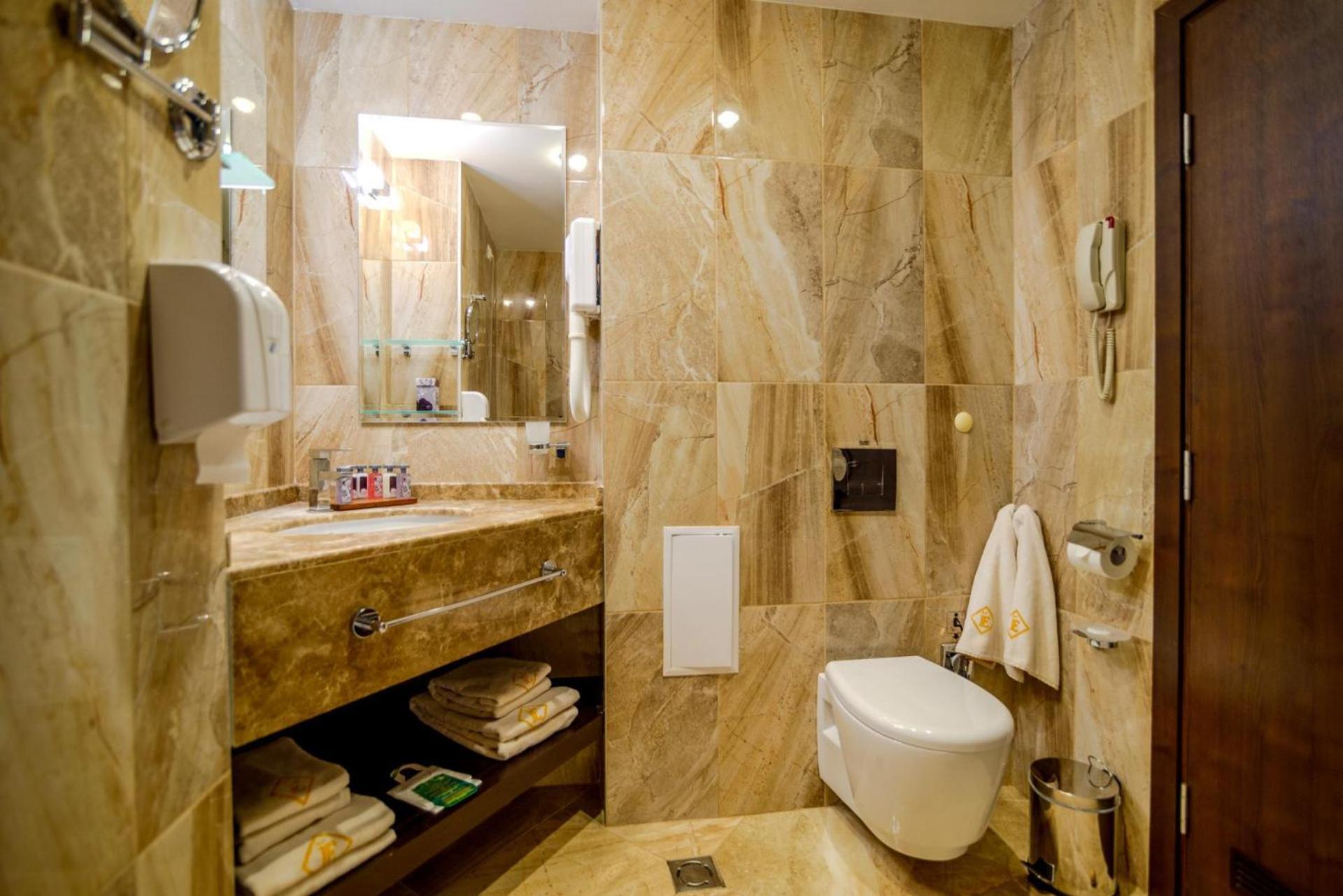 Executive Room with Balcony and Executive Lounge Access - Wellness package,1216808872:JPEG