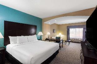 Deluxe King Room - Non-Smoking
