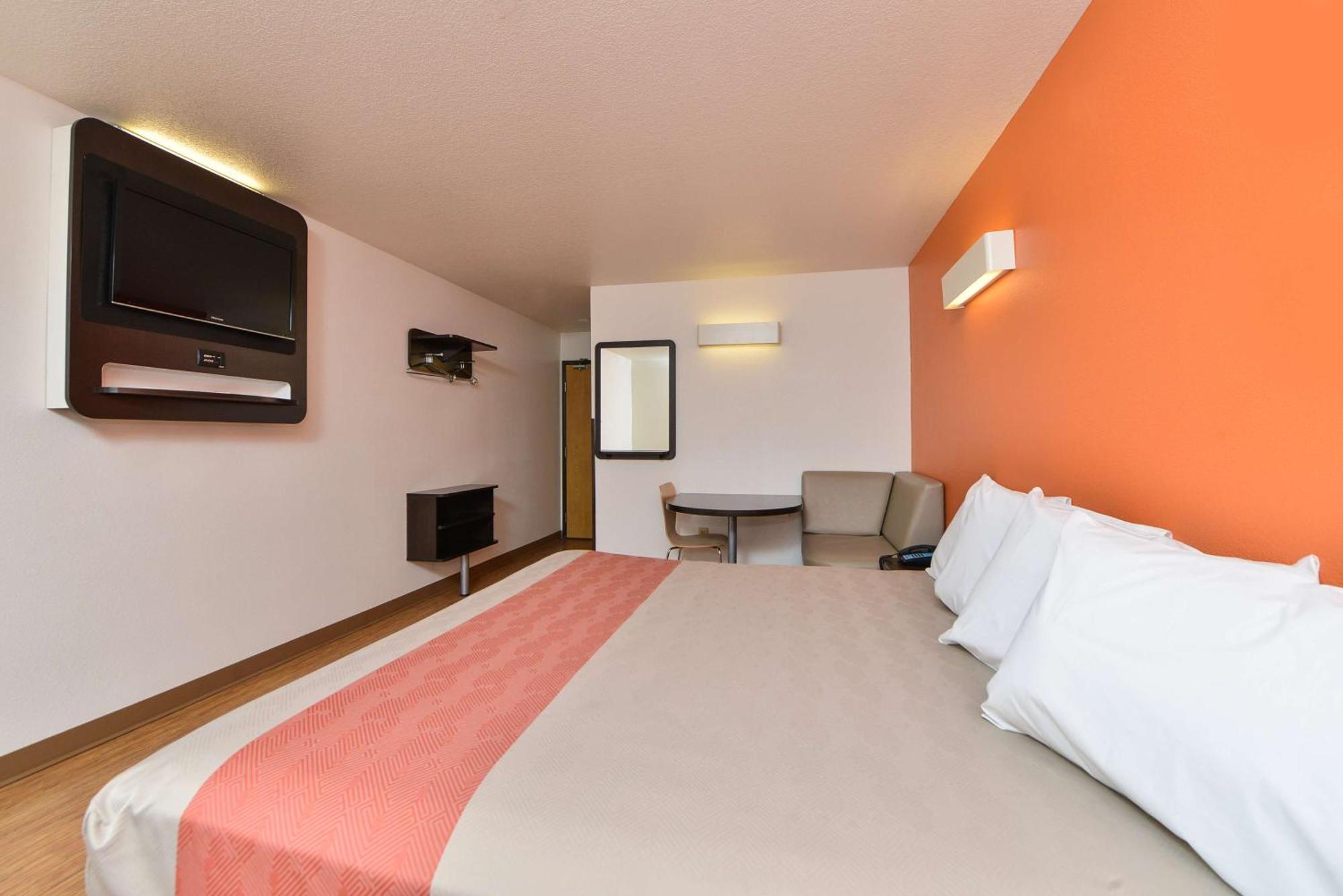 King Room - Non-Smoking