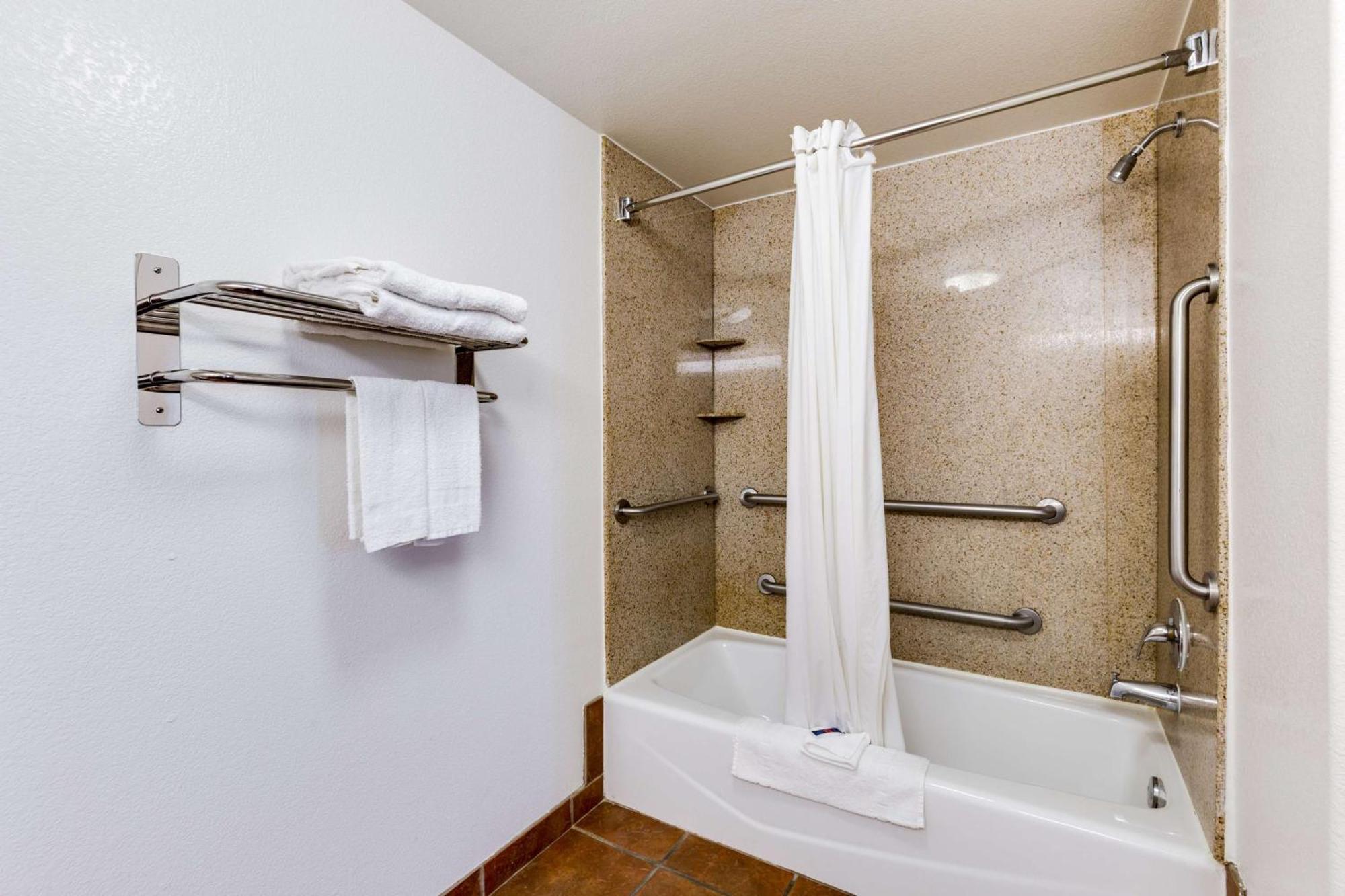 King Room - Disability Access - Non-Smoking,1637714178:JPEG