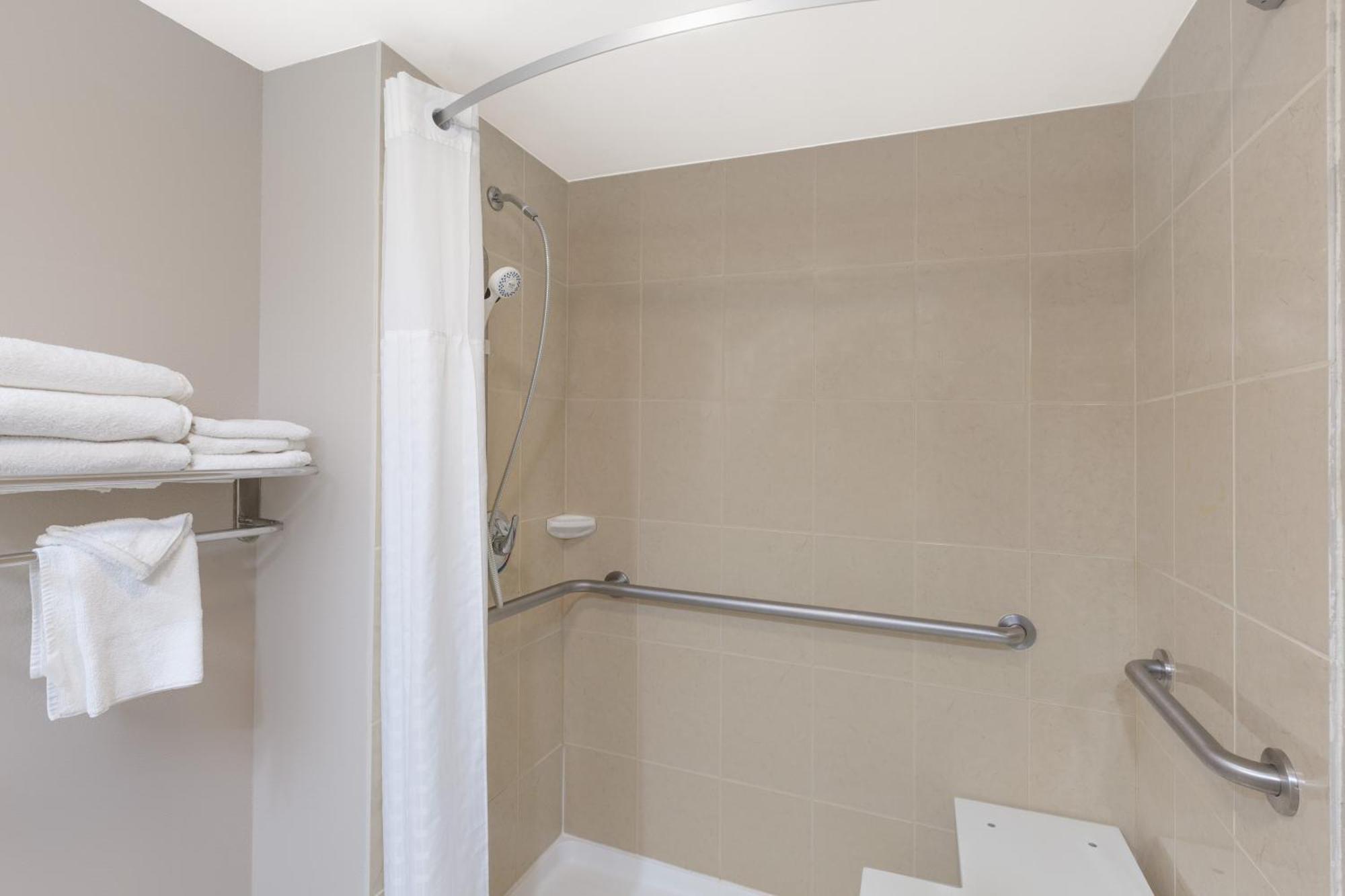 King Room with Roll-In Shower - Mobility/Hearing Accessible - Non-Smoking
