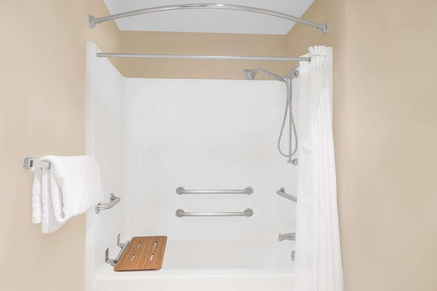 Queen Room - Disability Access/Non-Smoking