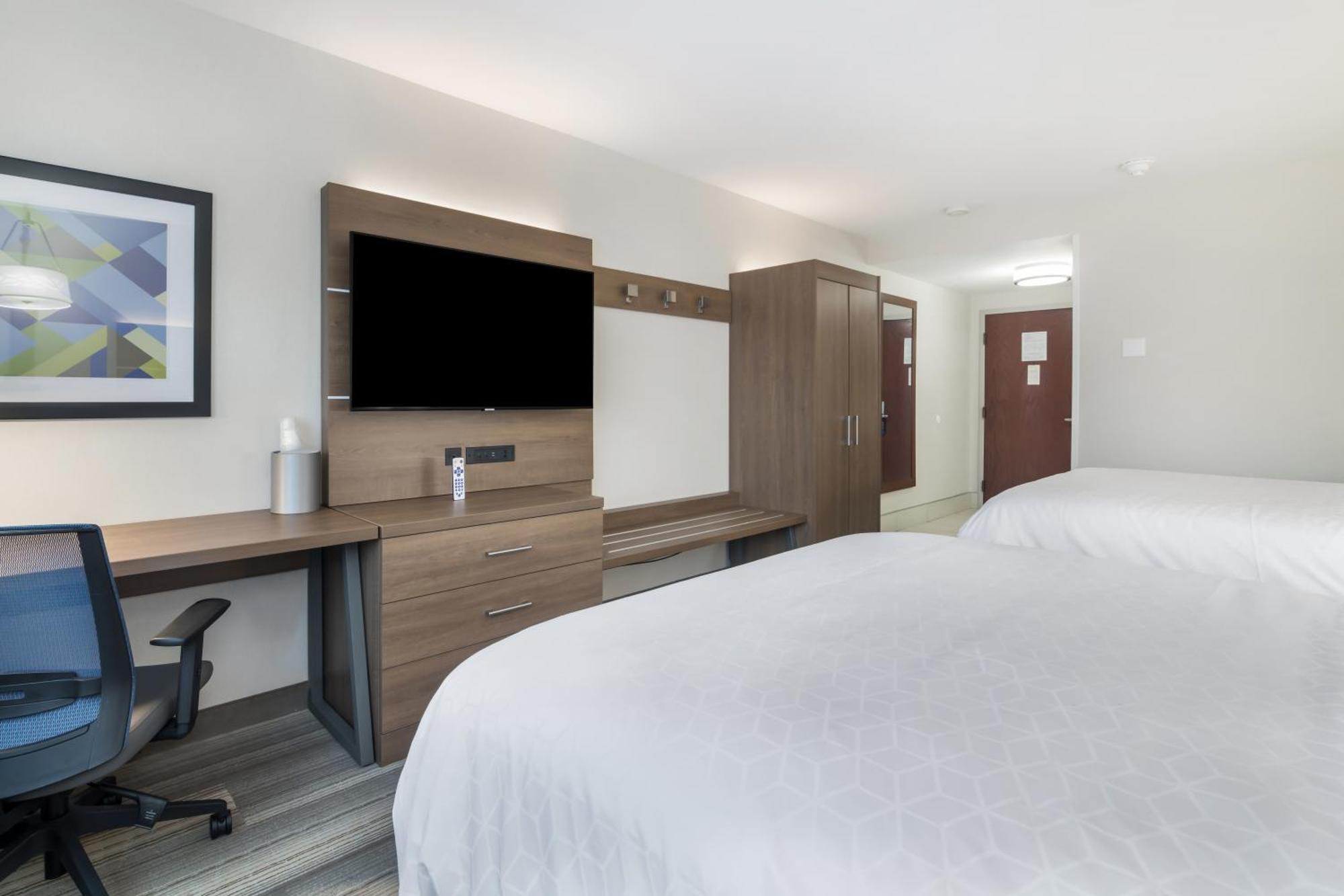 Standard Room with Two Queen Beds