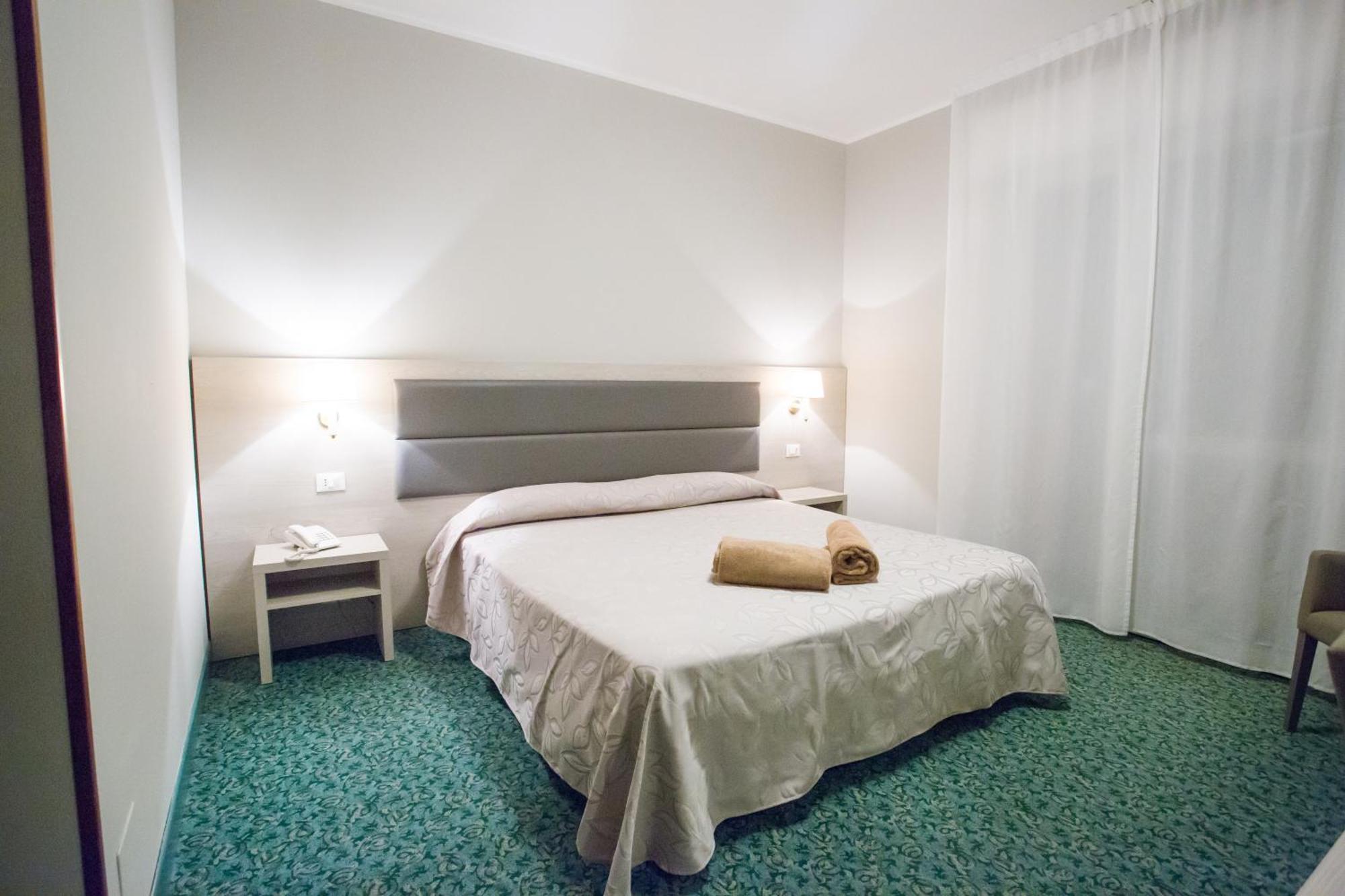 Classic Twin/Double Room,1447310431:JPEG