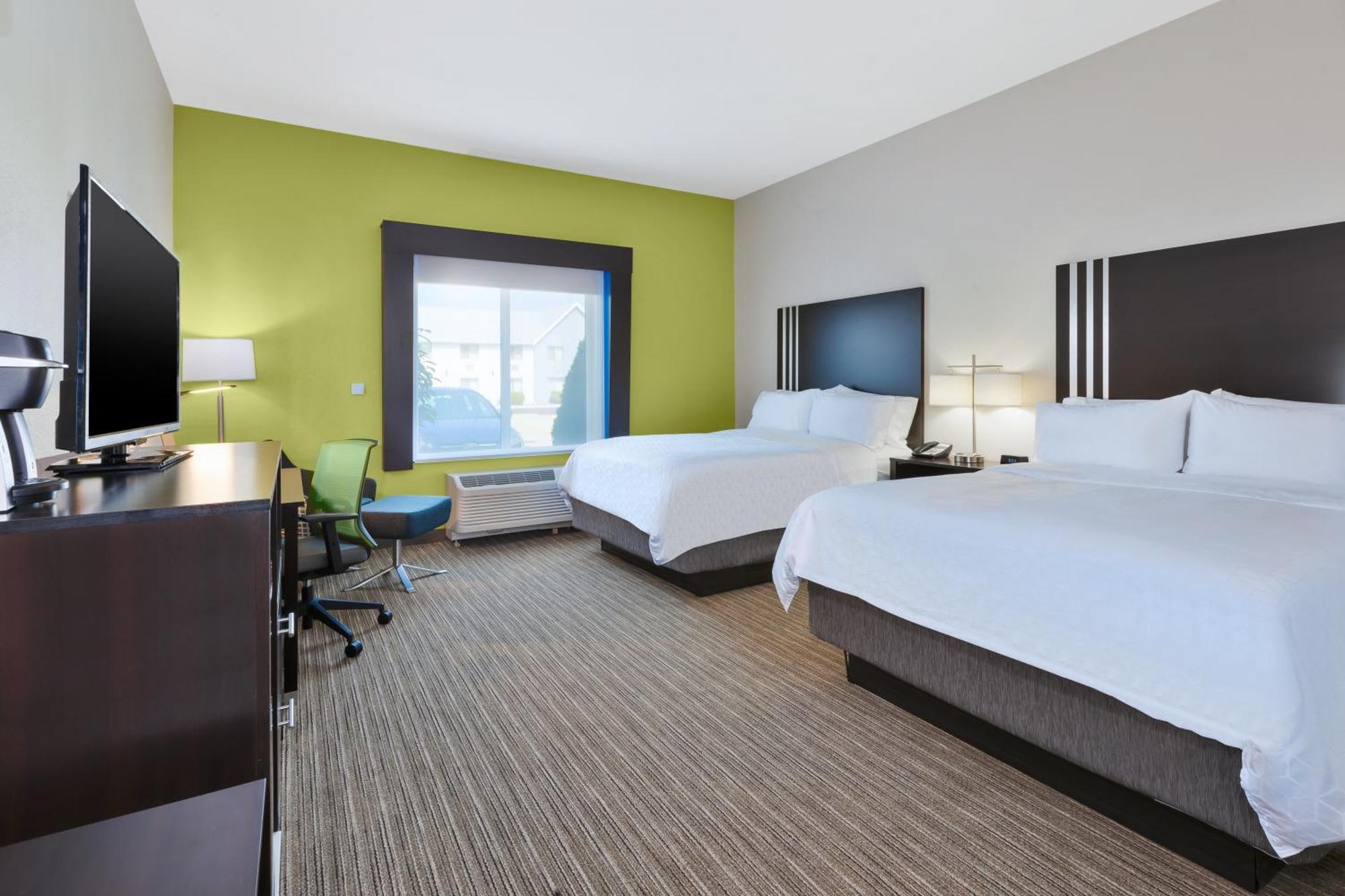 Standard Queen Room with Two Queen Beds