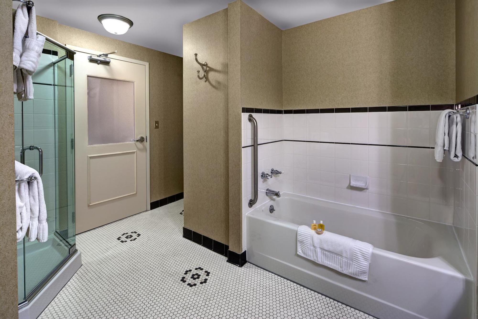 Executive Suite Non-Smoking