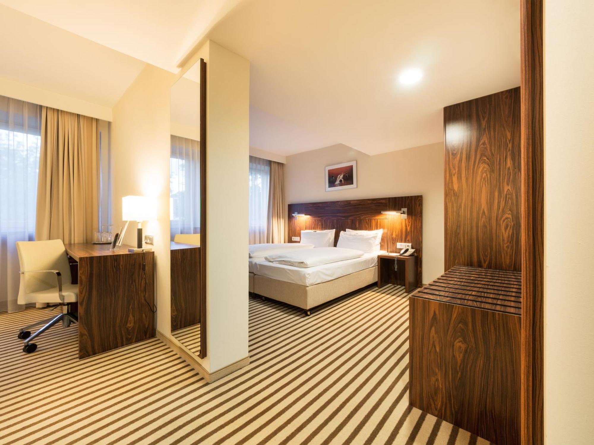 Premium Room Courtyard,329751877:JPEG