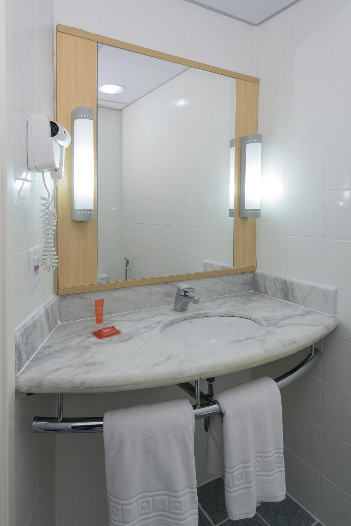 Double Room,834471761:JPEG