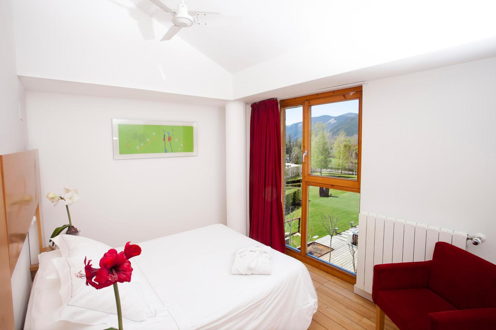 Small Double or Twin Room,1223974291:JPEG