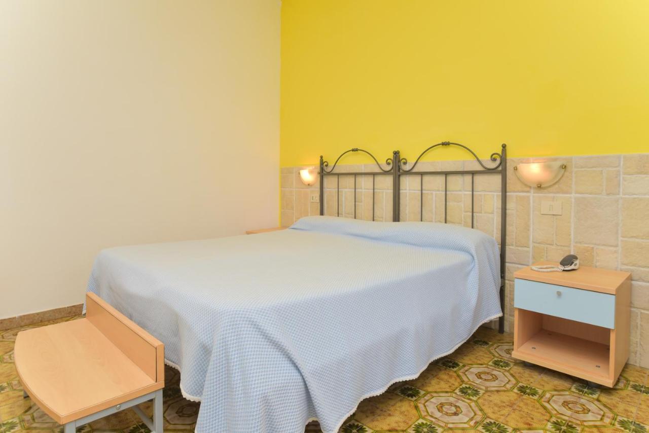 Triple Room,1224747467:JPEG