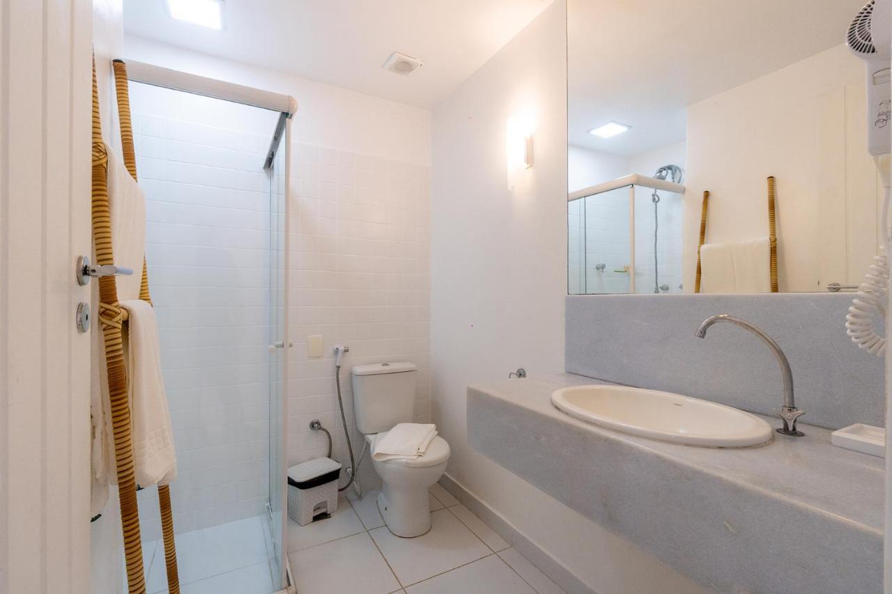 Quarto com Cama Queen-size e Vista do Mar