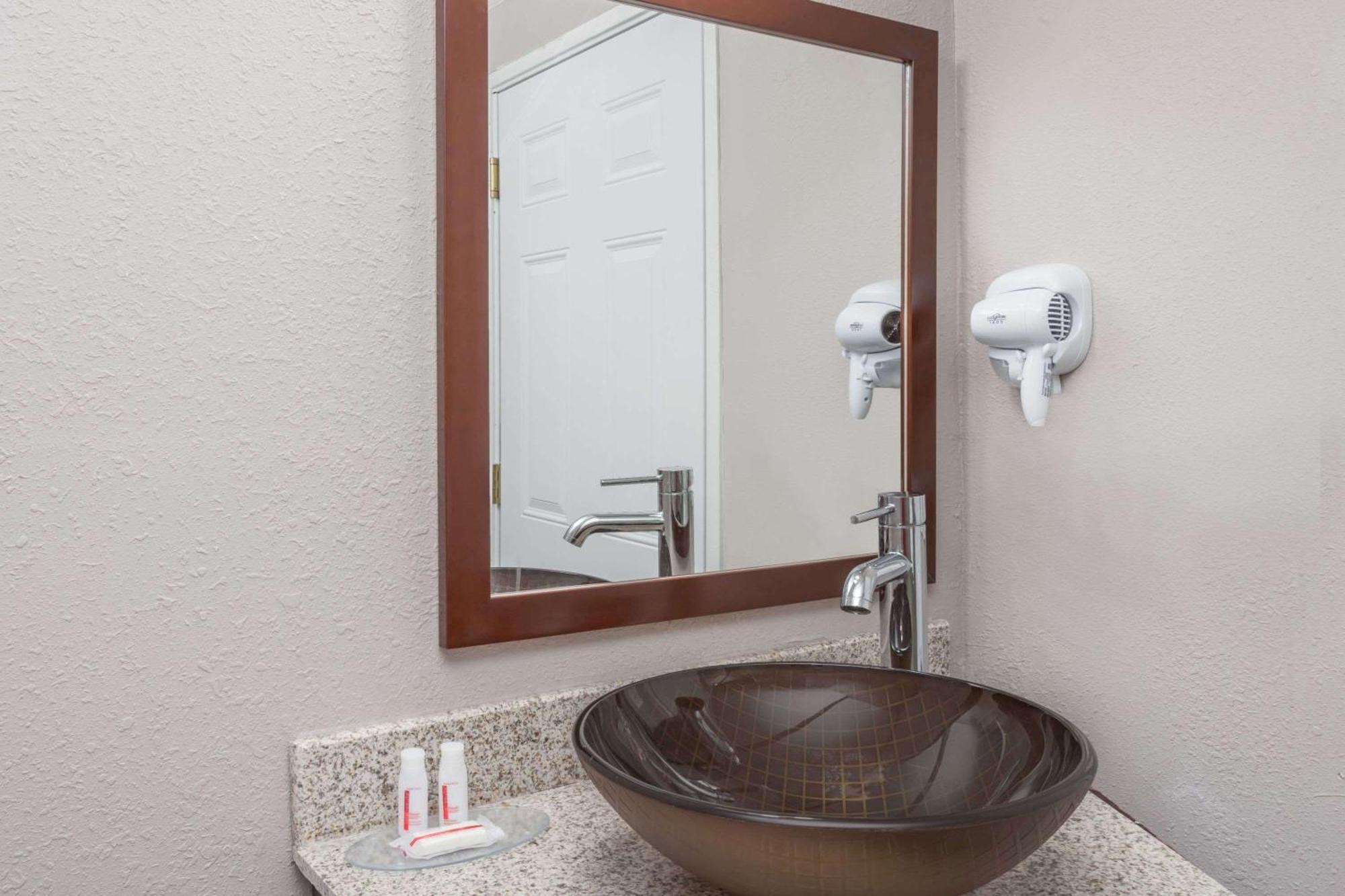 Double Room with Two Double Beds - Non-Smoking