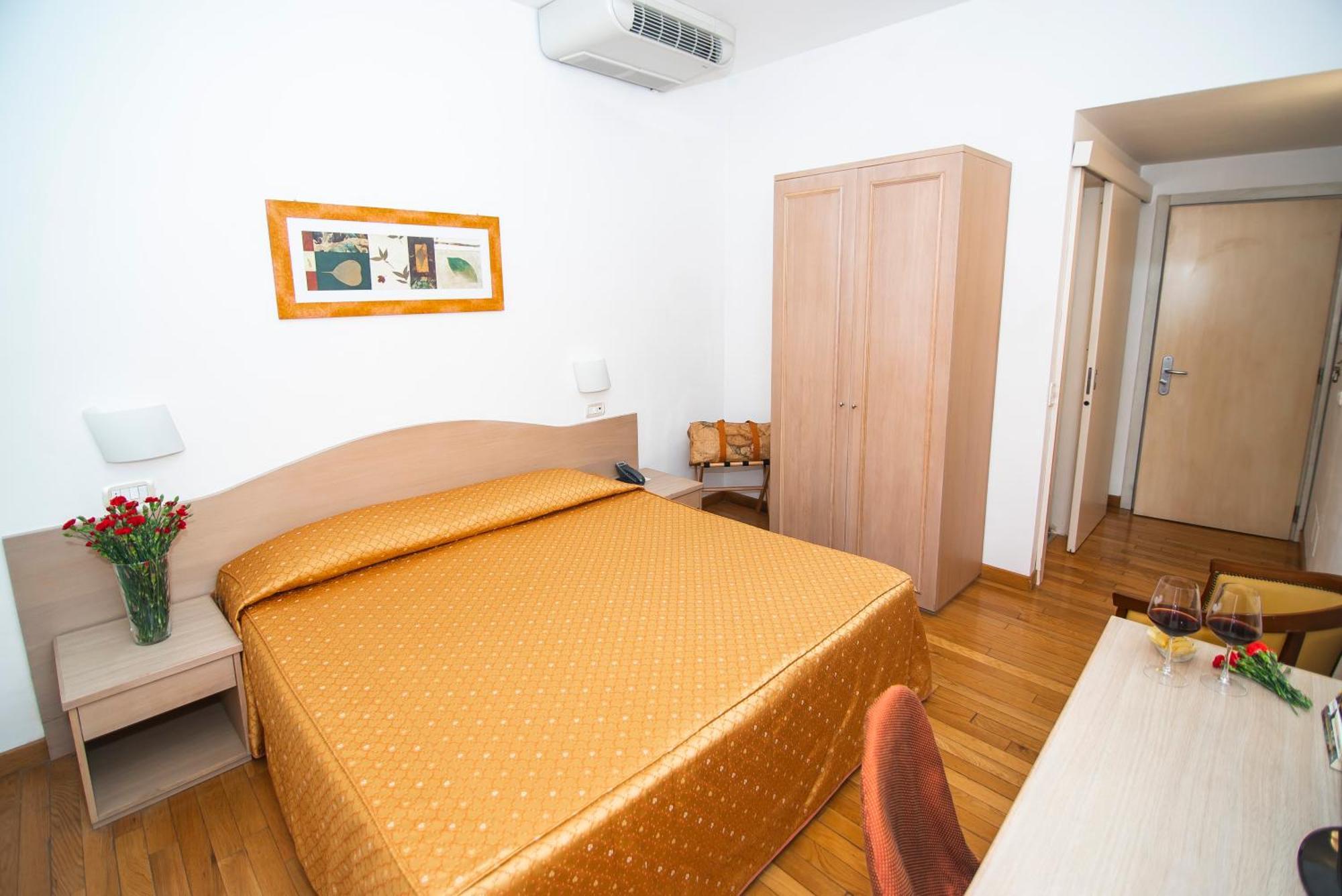Standard Double Room,1586825066:JPEG