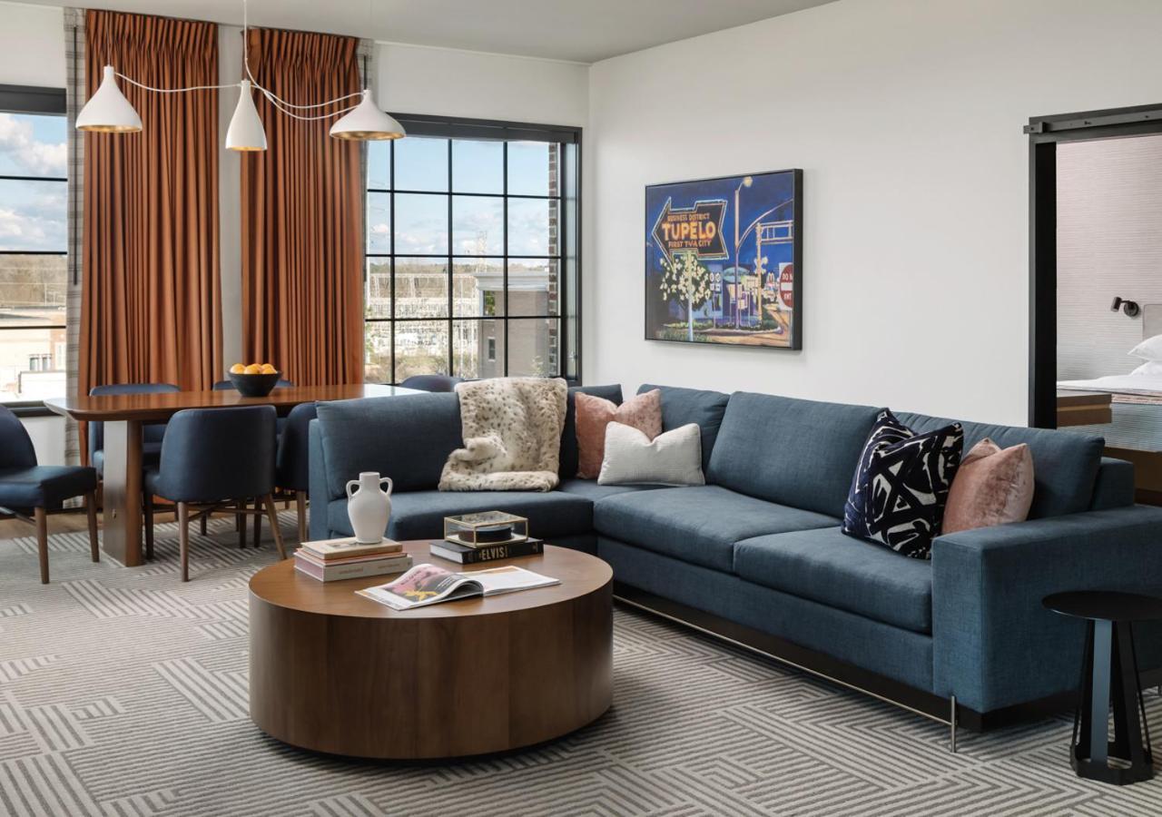 1 King Bed, One-Bedroom, Suite, City View, Non-Smoking