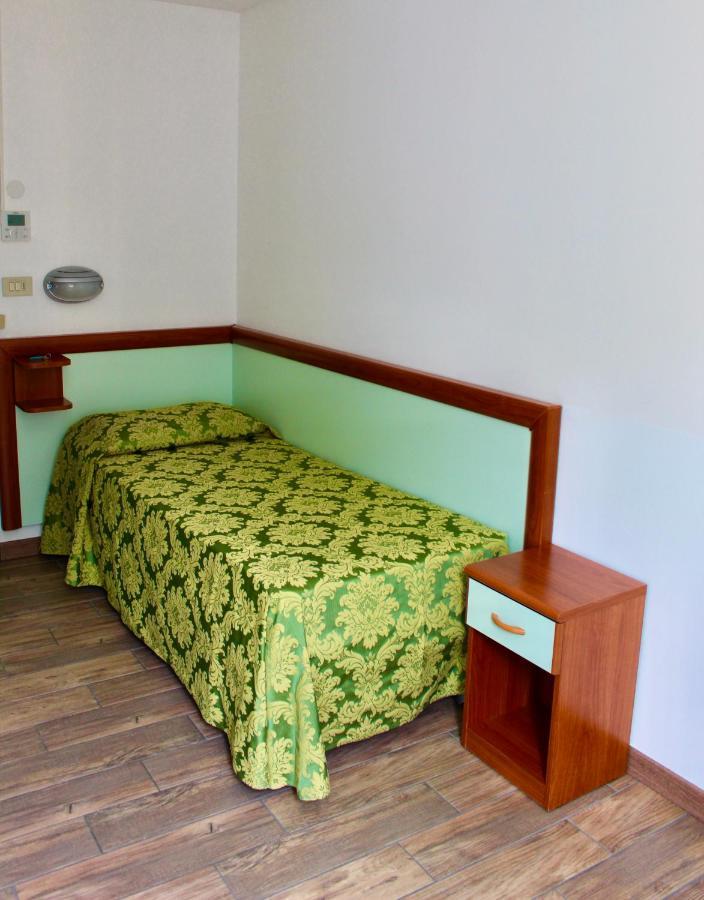 Single Room,1231996247:JPEG