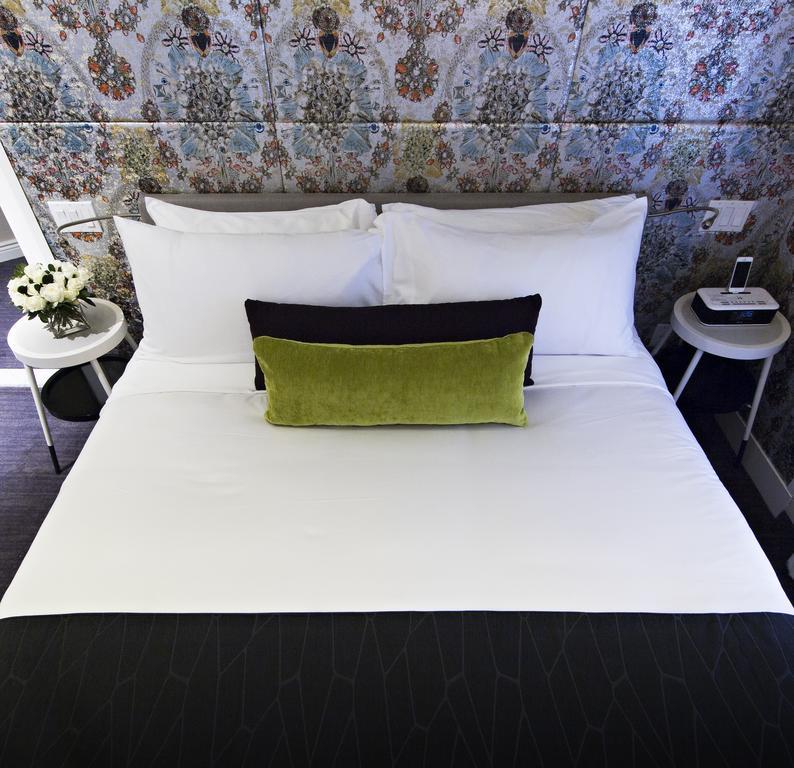 Habitación adaptada para personas con discapacidad con ducha accesible en silla de ruedas - 1 cama grande