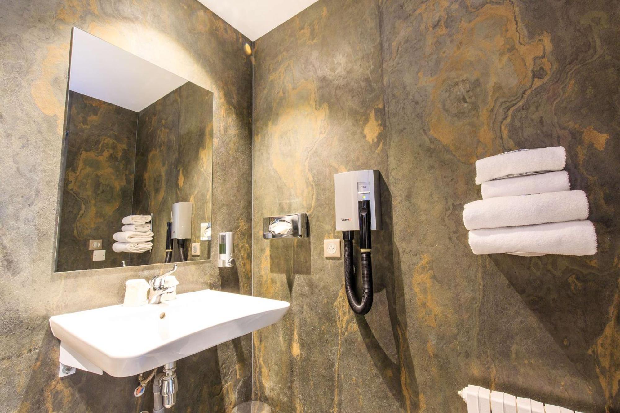 Chambre Double Premium avec Canapé-Lit - Vue sur Ville