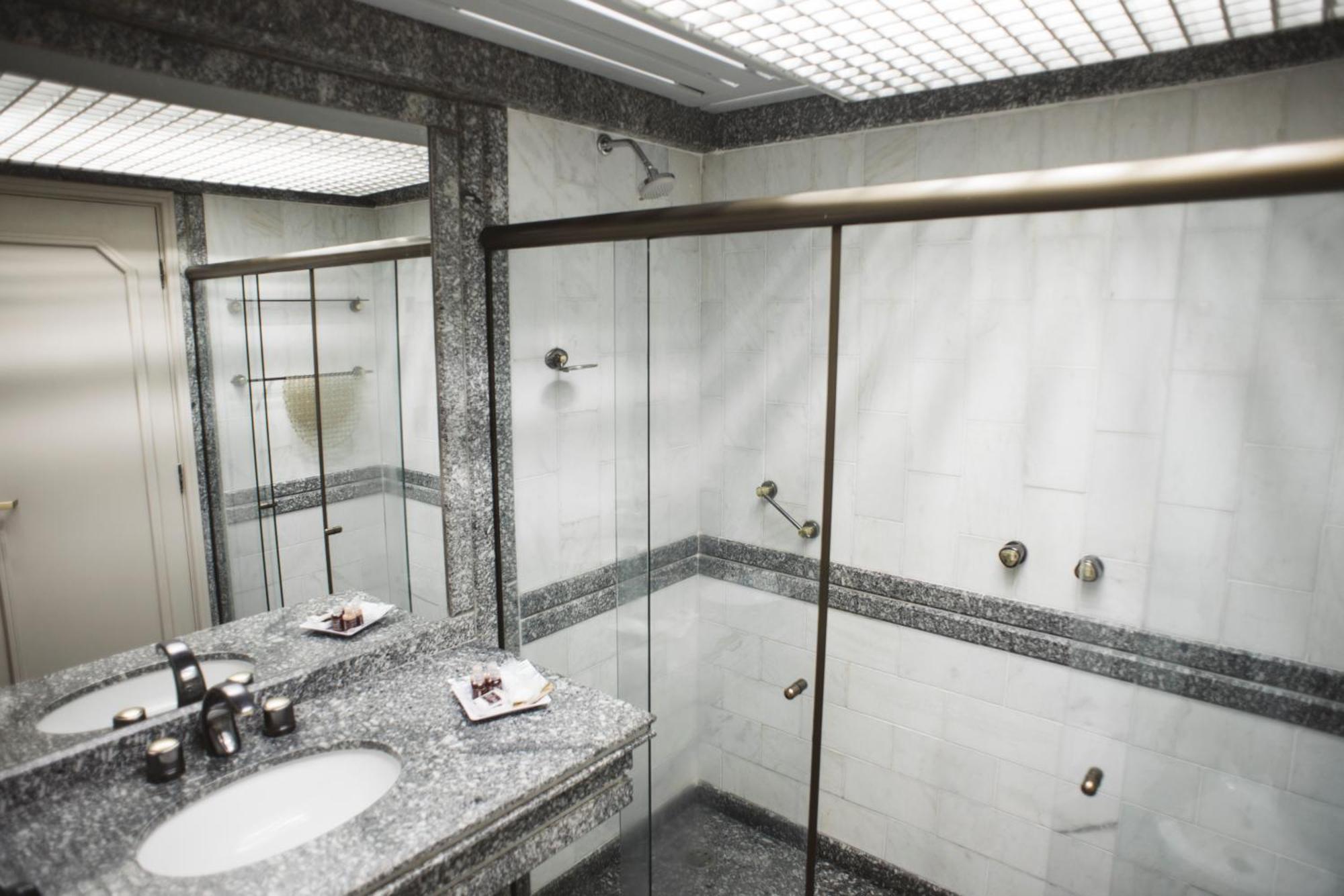 Quarto Duplo