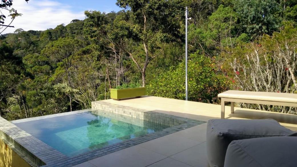 Suíte com Piscina Privativa