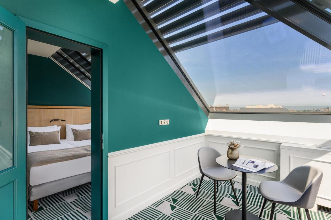One-Bedroom Suite,1239783520:JPEG