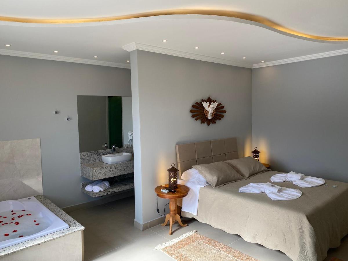 Suíte com Cama Queen-size e Banheira de Hidromassagem - Último Andar