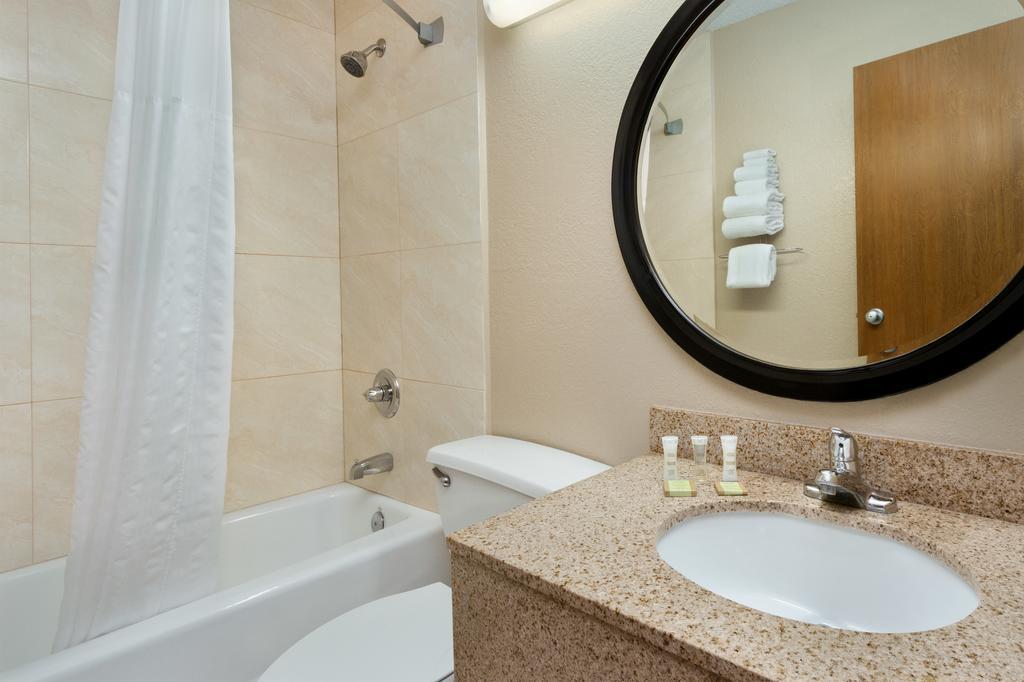 Double Room with Two Double Beds - Non-Smoking
