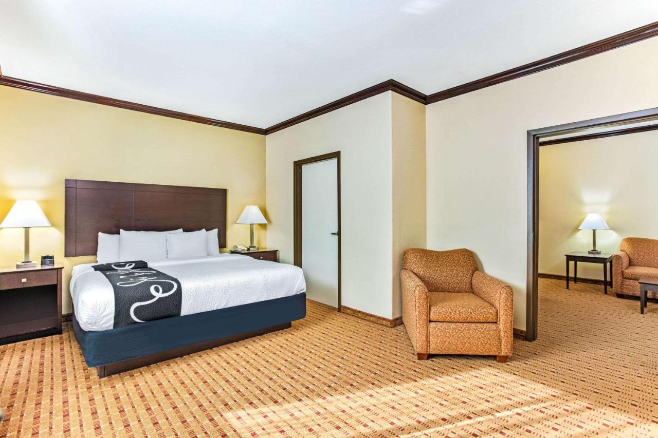 Family King Suite with Sofa Bed - Non-Smoking