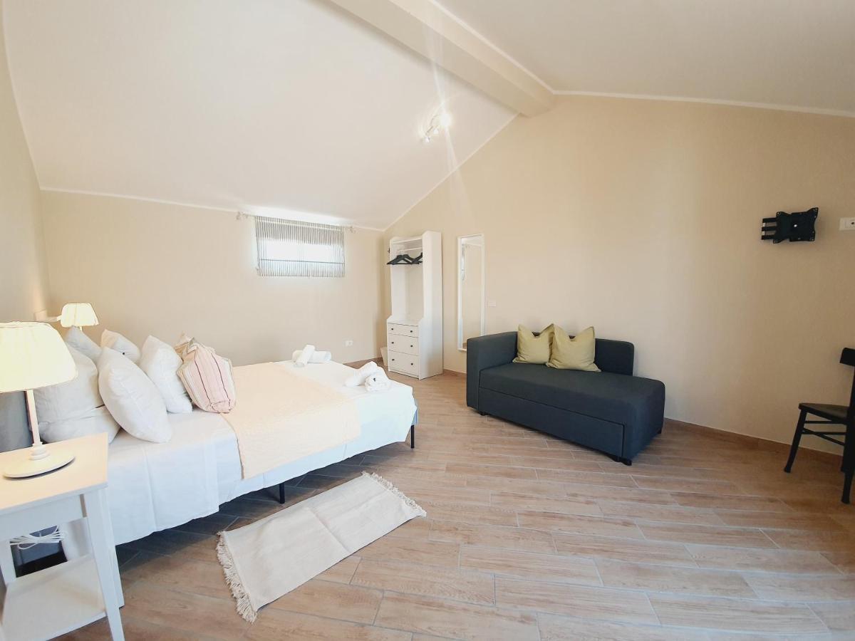 Superior Apartment,1244994052:JPEG