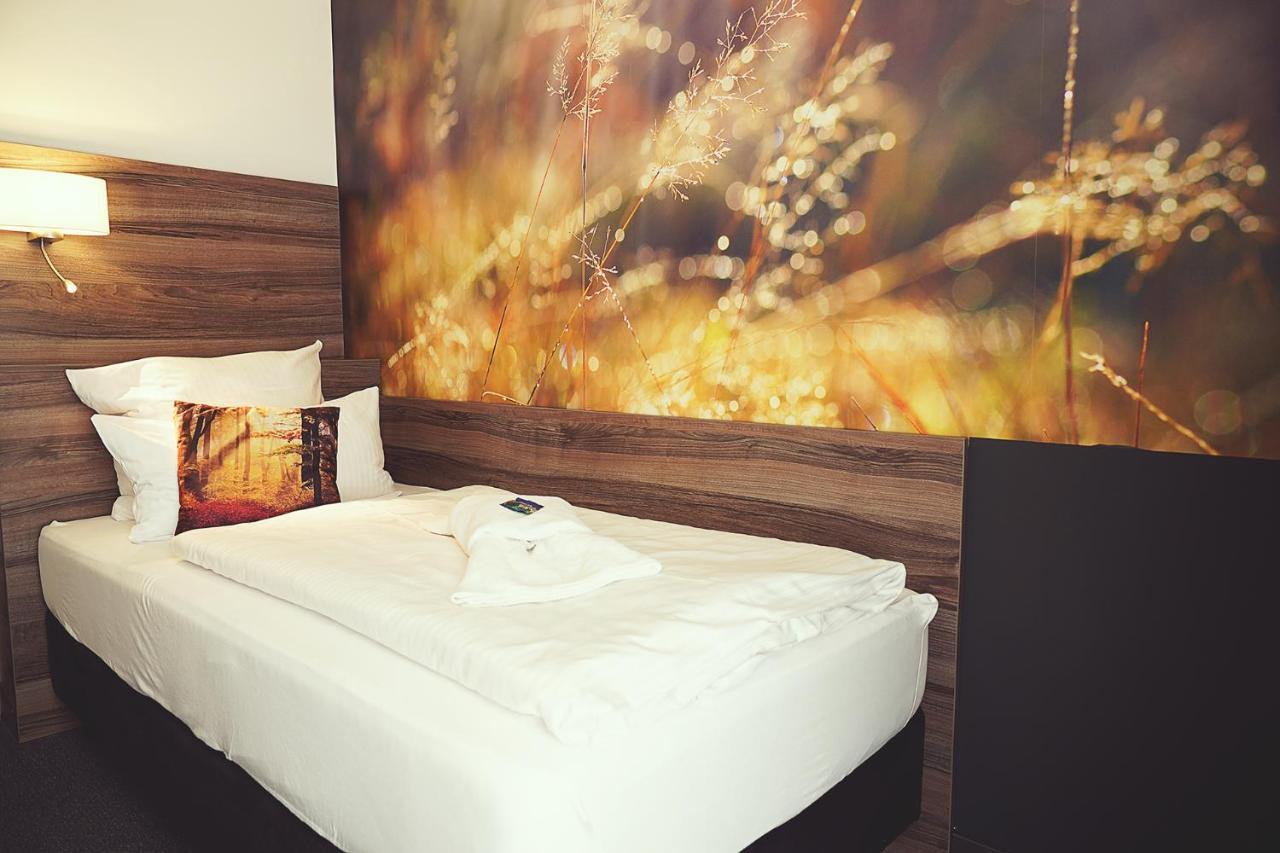 Single Room,1611117764:JPEG
