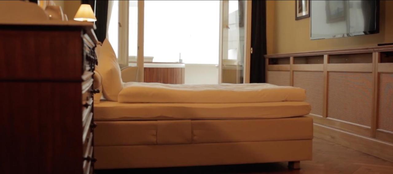 Deluxe Junior Suite mit Whirlpool-Badewanne