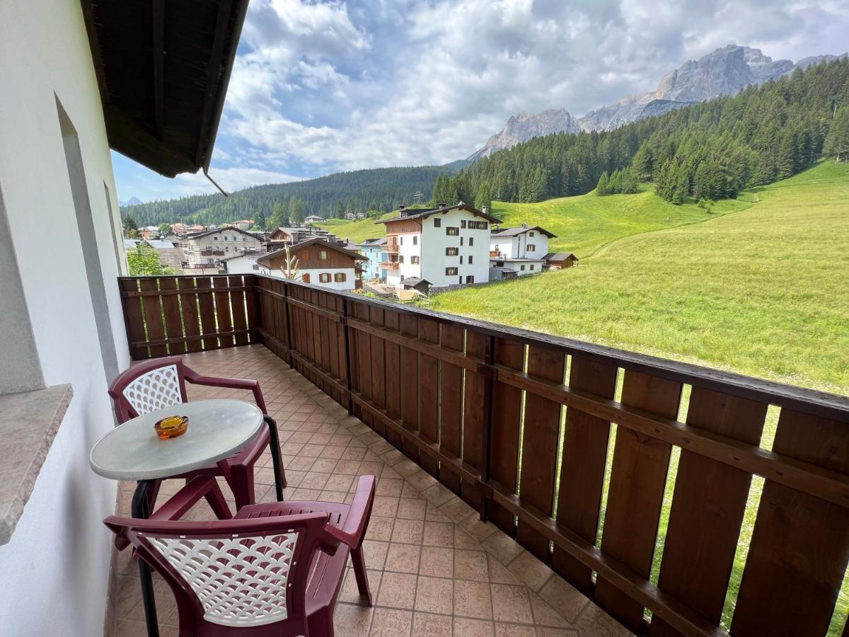 Camera Matrimoniale con Balcone (2 Adulti + 1 Bambino)