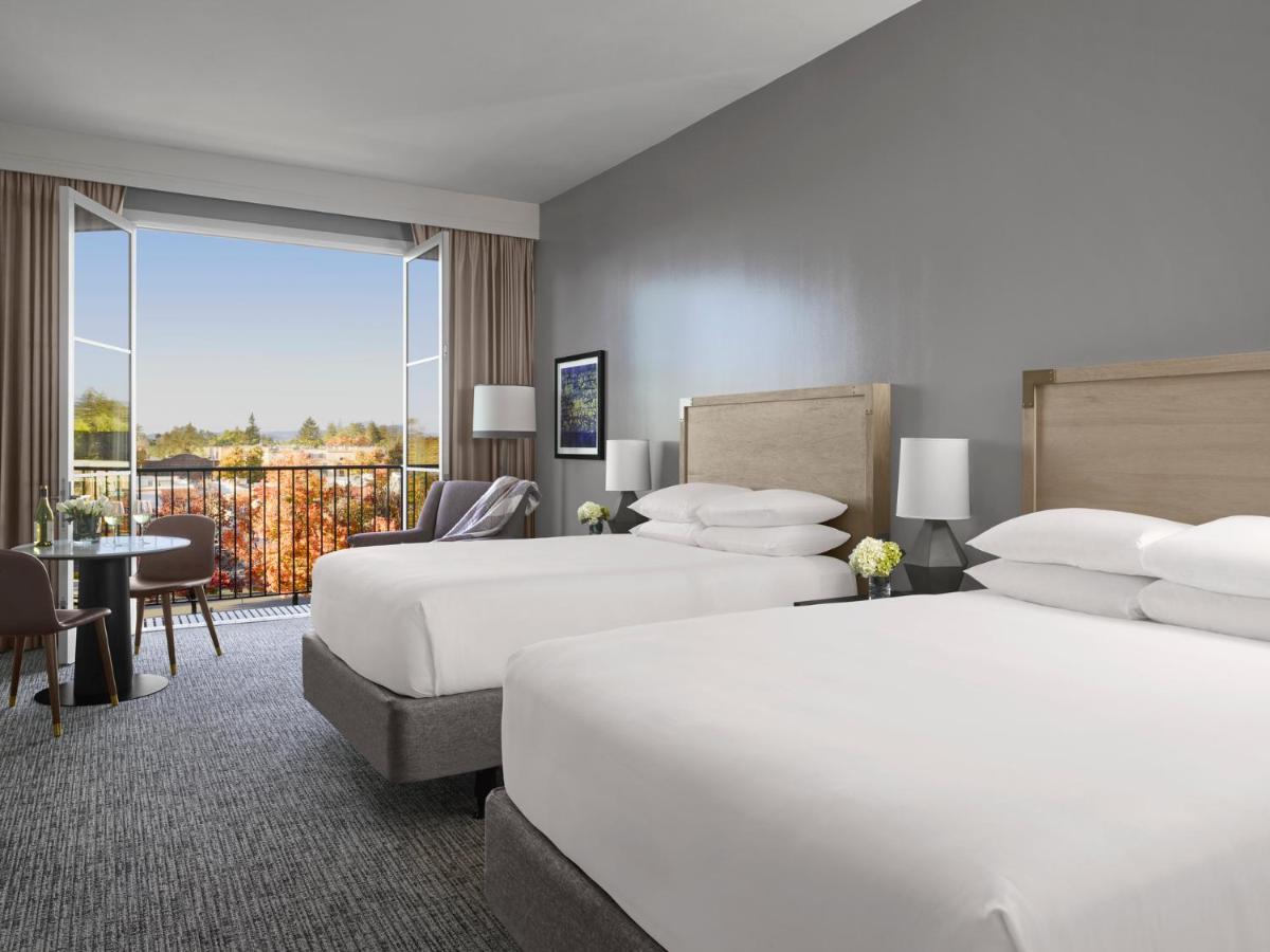 Queen Room with Two Queen Beds and View,769611220:JPEG