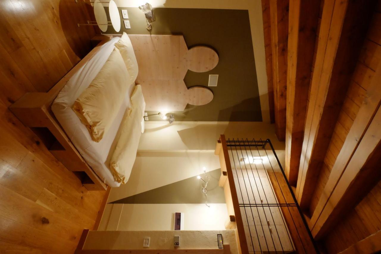 One-Bedroom Apartment - Split Level,934086418:JPEG