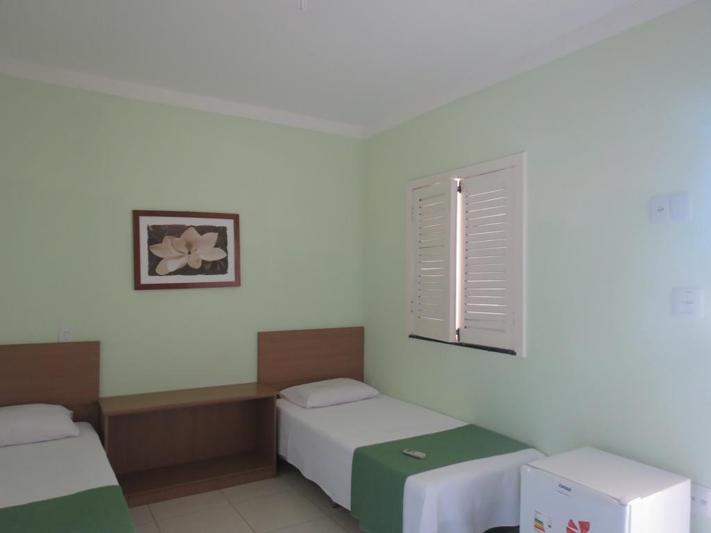 Quarto com 2 Camas de Solteiro