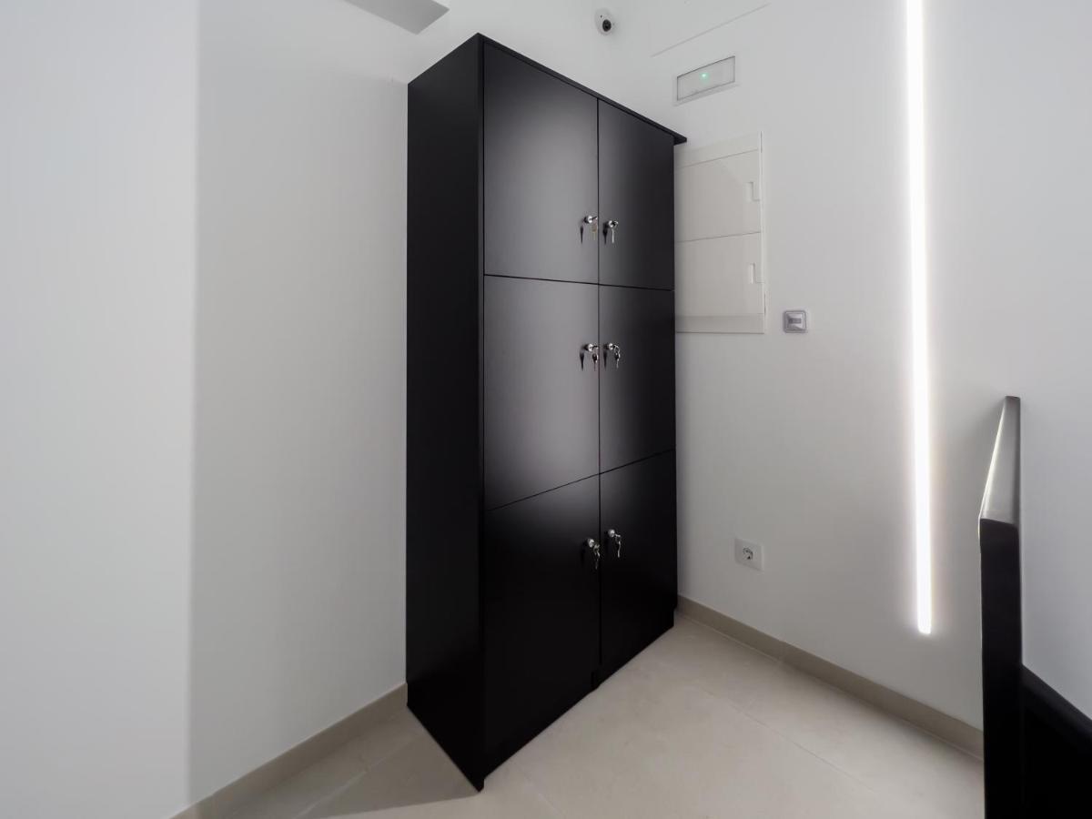 Litera en habitación compartida masculina