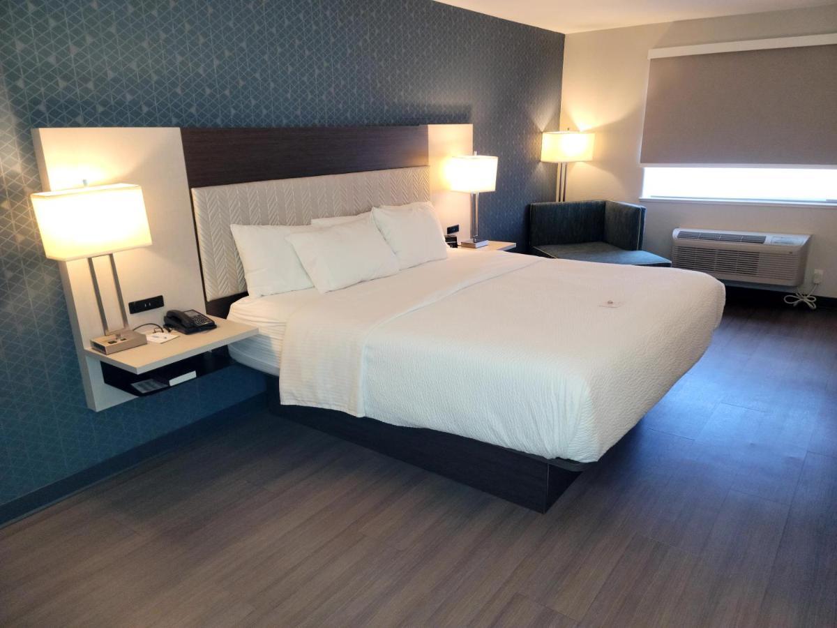 King Room - Non-Smoking