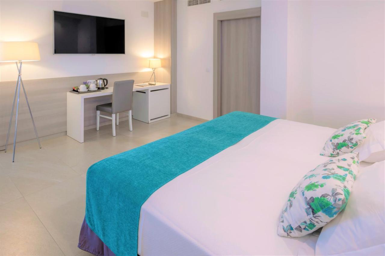 Suite Junior con vistas a la piscina