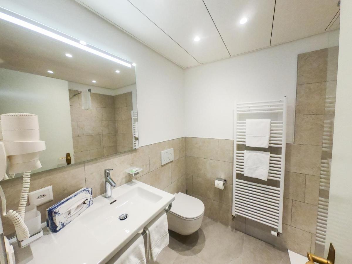 Superior Doppelzimmer Panorama mit Balkon und Seeblick