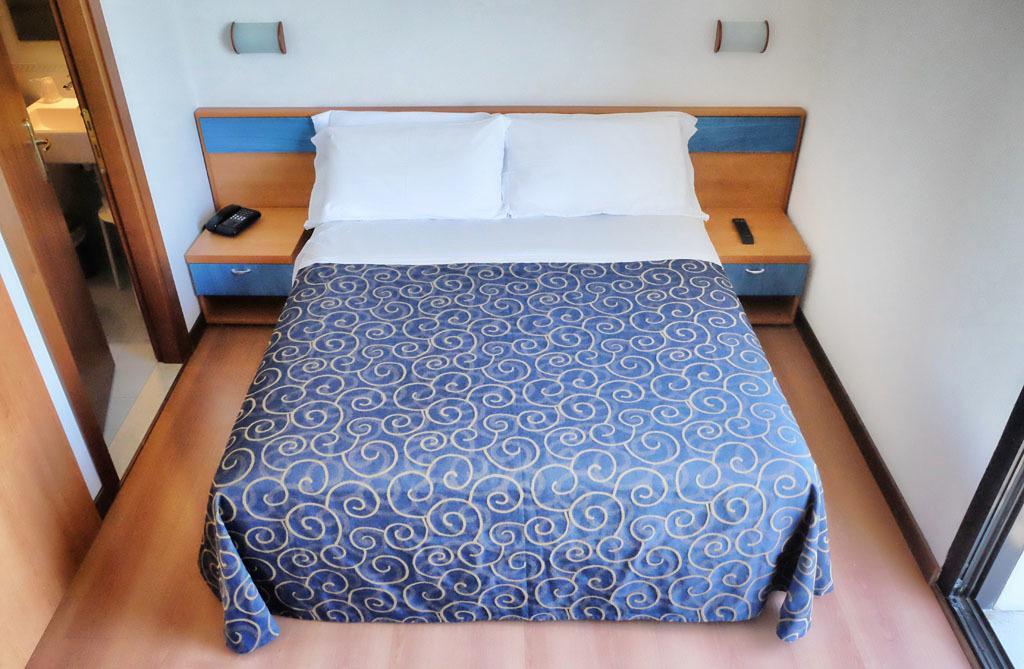 Basic Double Room,127045560:JPEG